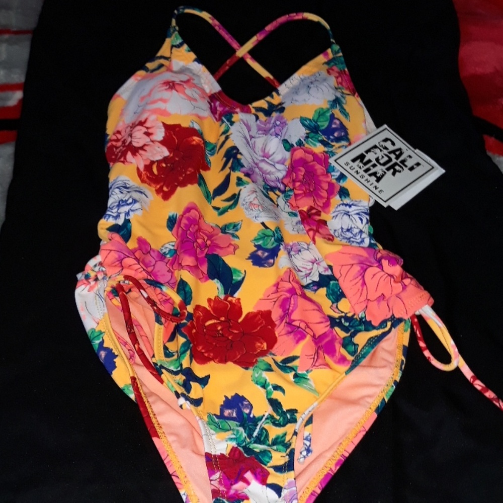 1 piece juniors swimsuit